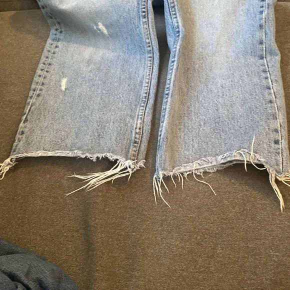 Zara distressed ripped cropped jeans size 4 fringed raw hem - Picture 4 of 5